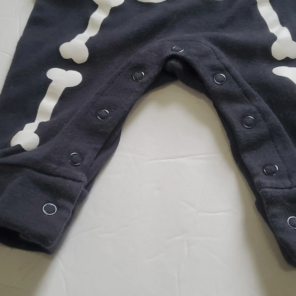 Carter's Unisex Baby Skeleton Halloween Jumpsuit Size 6 Months